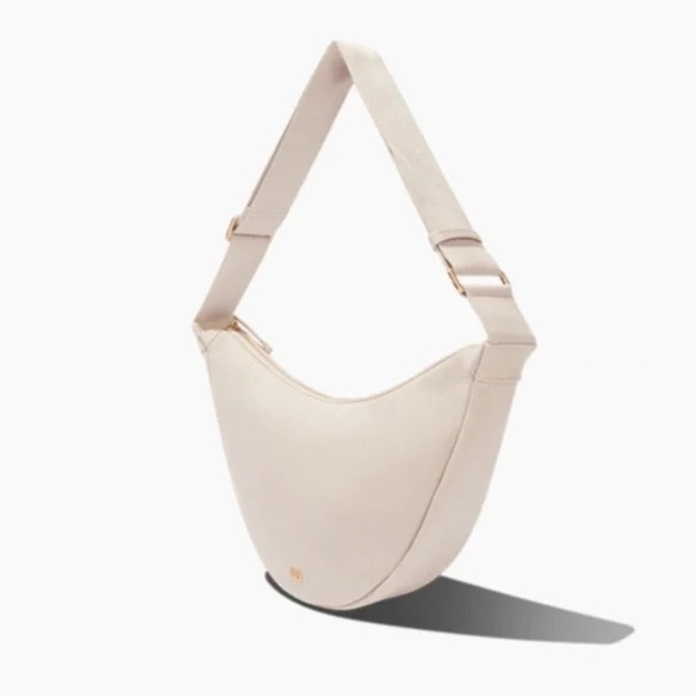 JULY Everyday Crescent Bag in natural NWOT